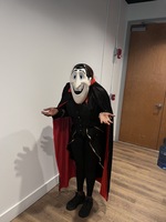 Neysi as Count Dracula